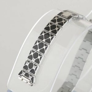 IMG 3776 swatch Skin SFK367G Elegantly Framed kordon